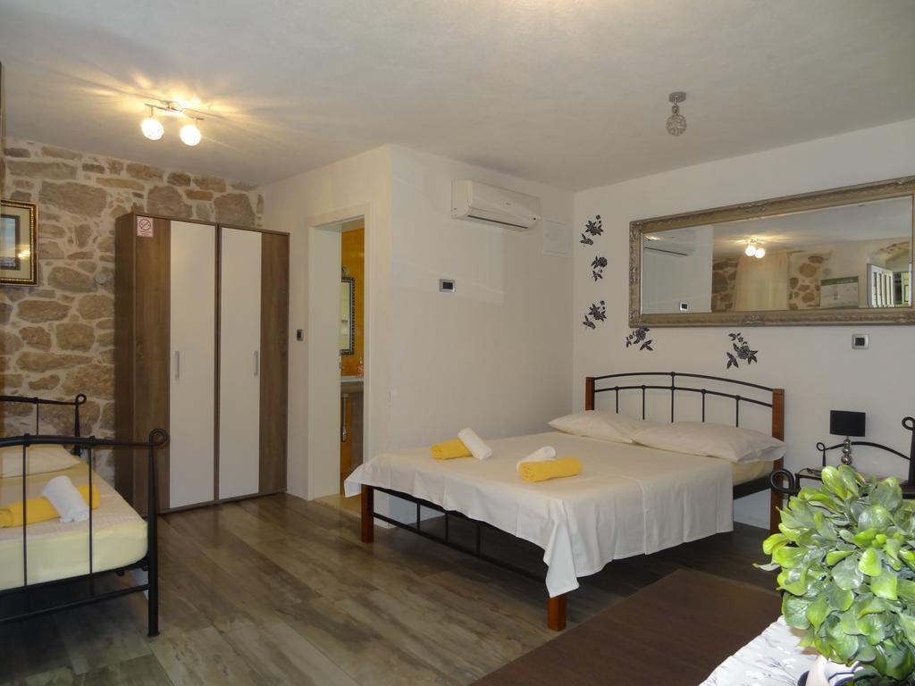 Apartments Nikolla Spalato Esterno foto